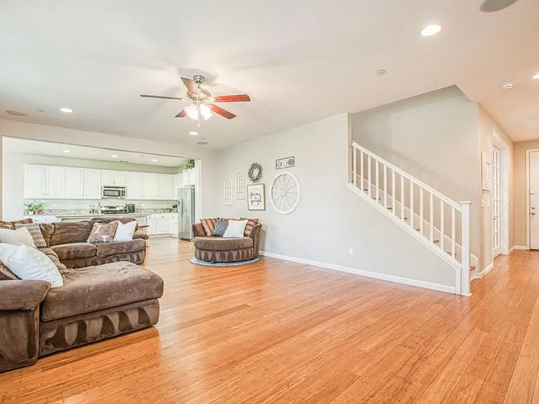 3816 N Carriage Ave — Photo 6