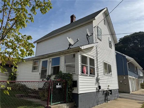 611 11th St, Ford City, PA 16226