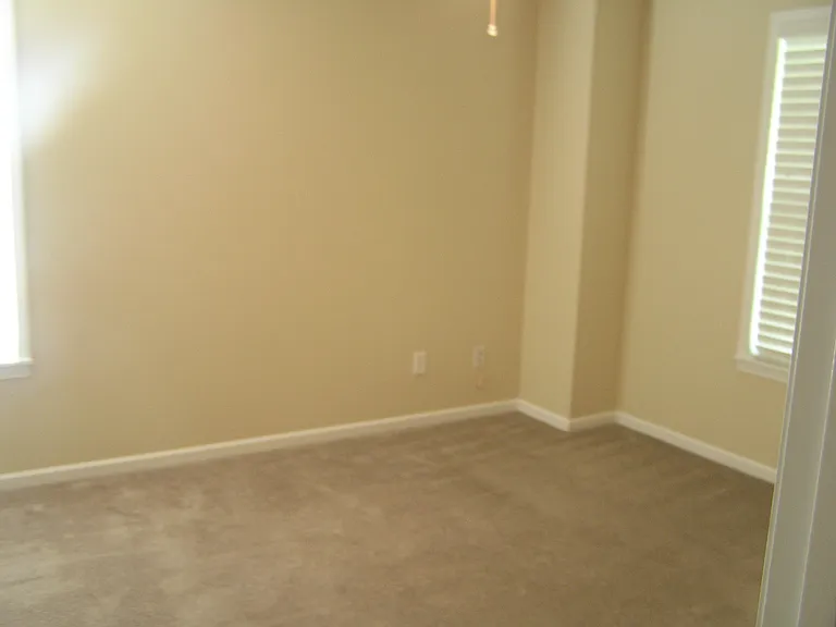 1306 Baron Ct — Photo 7