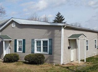 17 Thompson St, Staunton, VA 24401