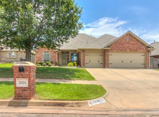 2624 SE 5th St, Moore, OK 73160