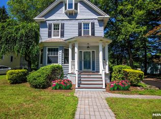 126 Grant Ave, Cresskill, NJ 07626