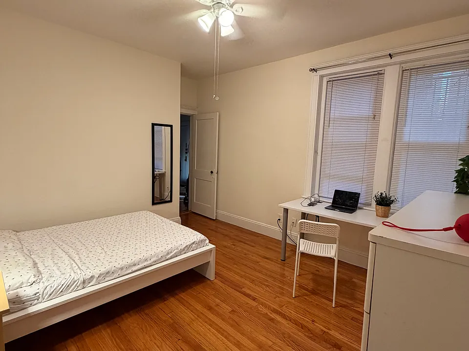 238 S Huntington Ave #5