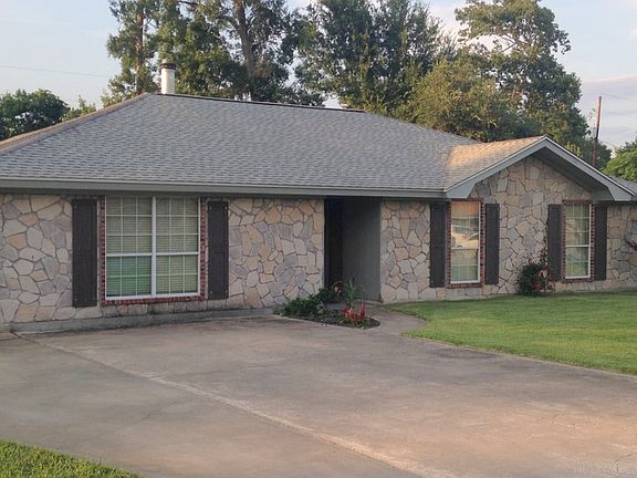 3rd image of 1412 Shelly Dr