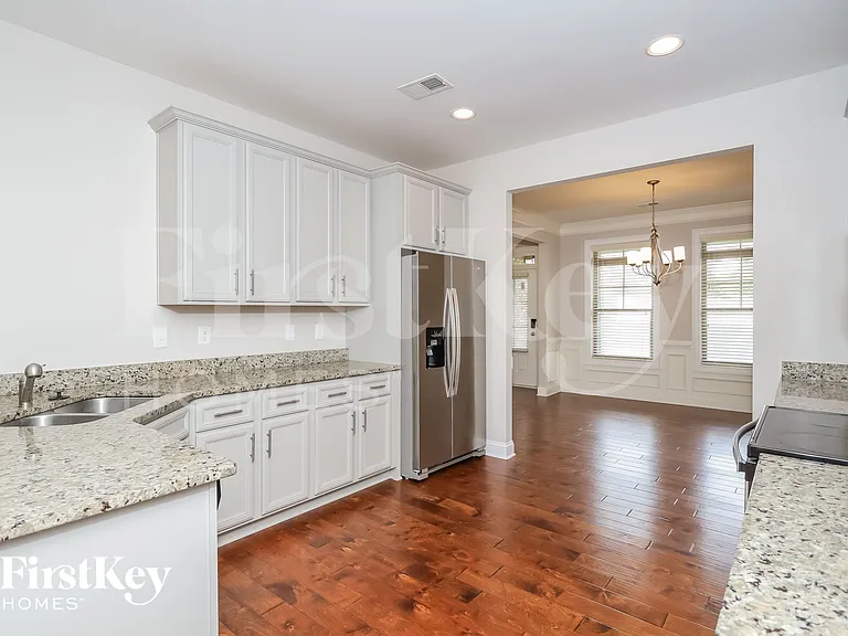 101 Village Park Dr — Photo 6