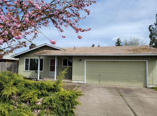 579 48th St, Springfield, OR 97478