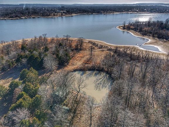 Image 5: Pond behind cabins