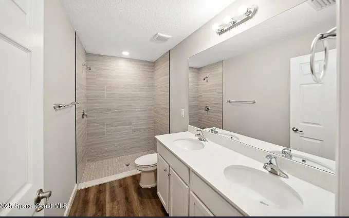 1011 Webster Road Southeast - 1 — Photo 3