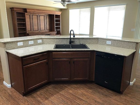 3rd image of 26784 W Yukon Dr