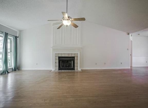 4th image of 1413 Oxford Pl