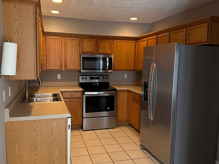 114 Cortland Ct — Photo 8