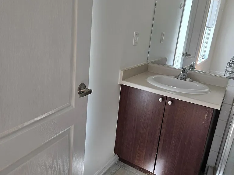 3120 Boxford Cres #5 — Photo 20