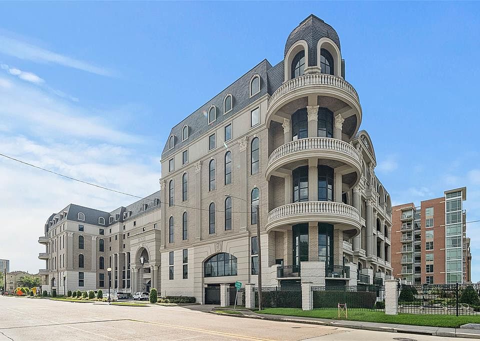 1st image of 1005 S Shepherd Dr APT 808