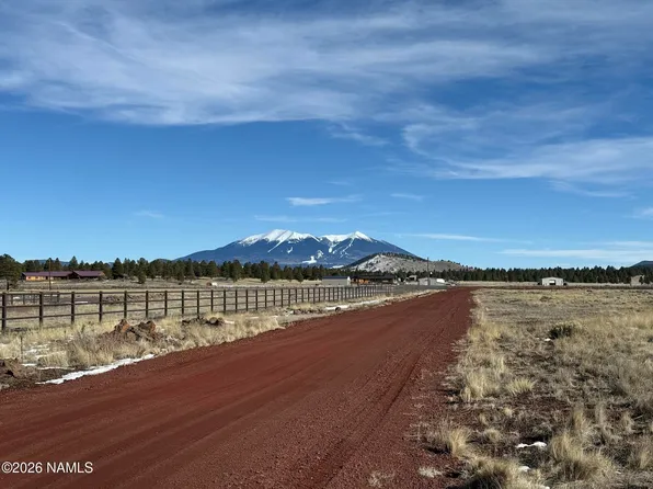 3 N Spring Valley Rd, Parks, AZ 86018