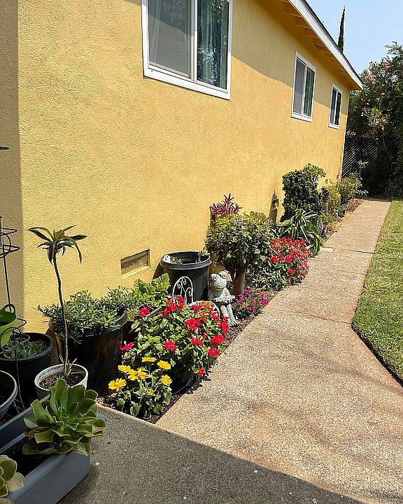 2nd image of 827 Yuba Ave