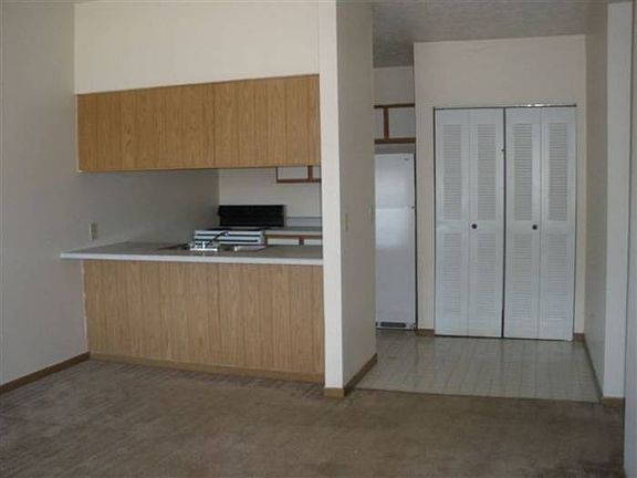 2nd image of 350 State Road 25 W APT A8