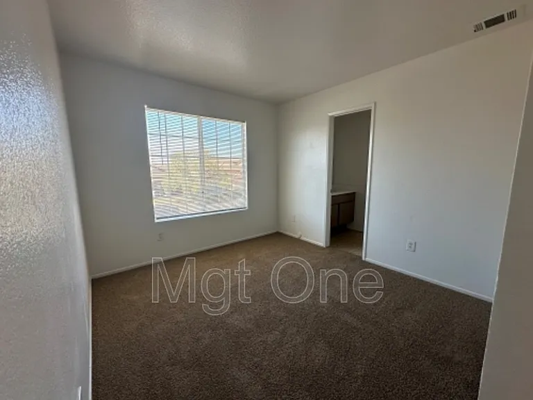 1240 Lilac Ridge Dr — Photo 10