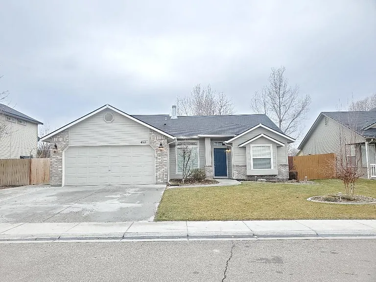 4111 E Iris Ct — Photo 1