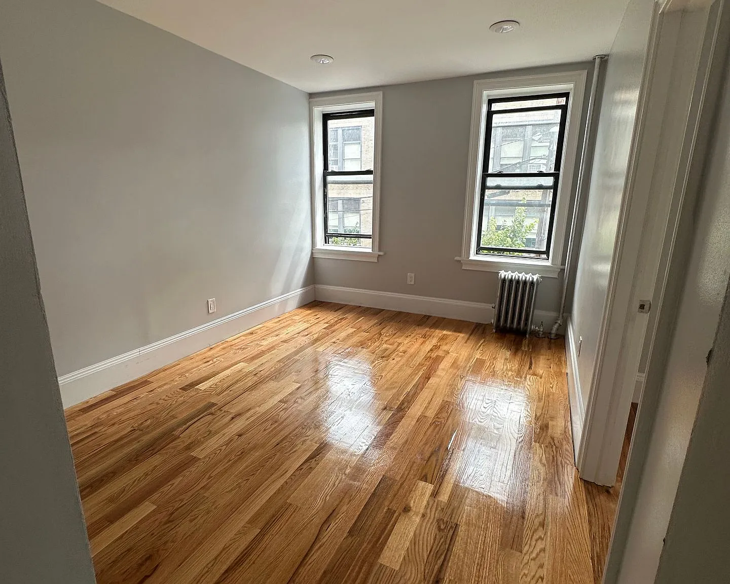 4603 Hudson Ave — Photo 4