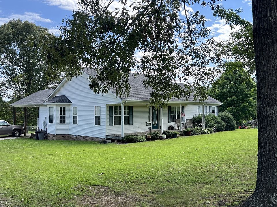 1st image of 153 Commodore Cir