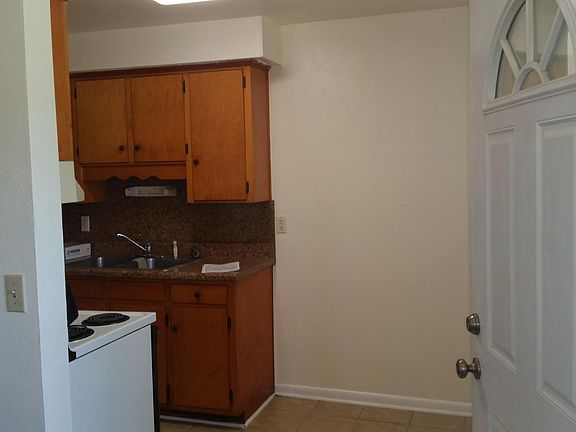 2nd image of 610 10th St NW APT 4