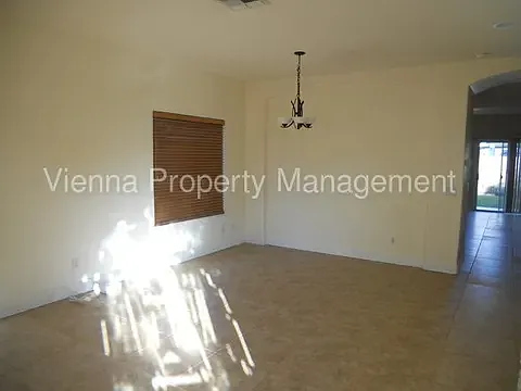 18 Striped Moss Ct — Photo 8