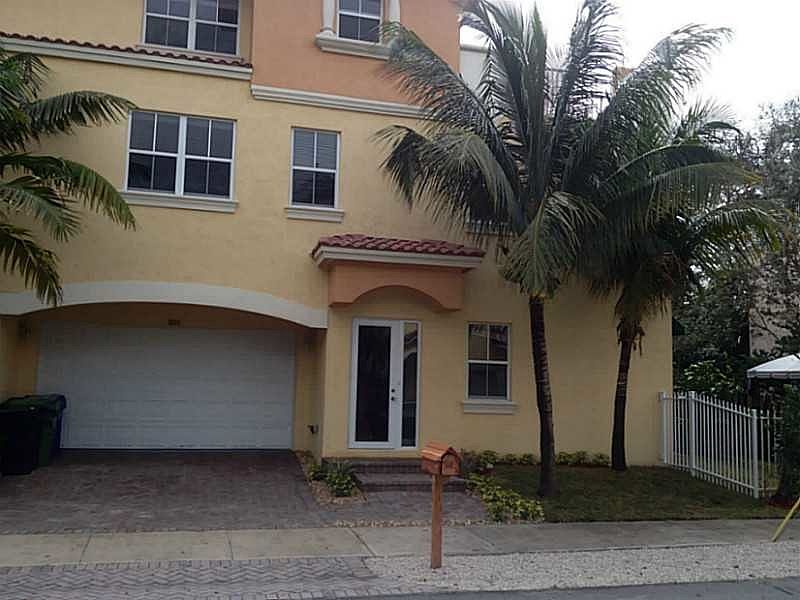 1st image of 906 SW 8th St #906
