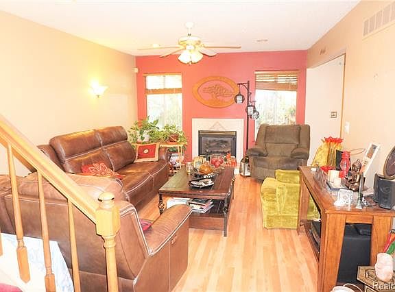 4th image of 6265 Hunter Pointe St #23