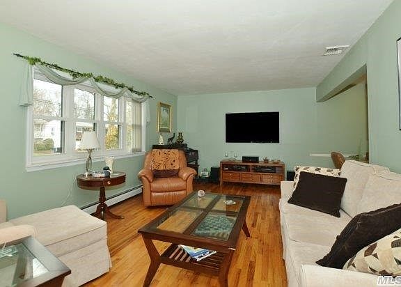 2nd image of 4 Klarman Ct