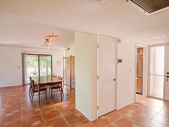 3rd image of 5000 N Camino Del Lazo