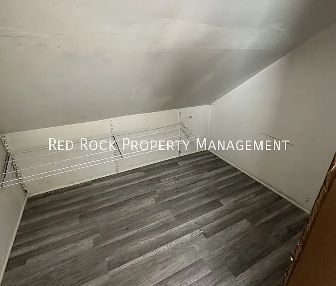 121 Hackett St — Photo 15