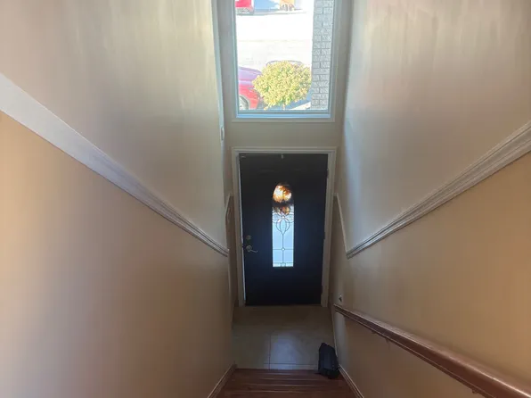 154 21st Ave #2, Whitestone, NY 11357