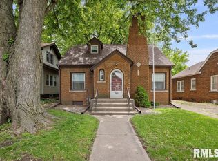 2446 16th Ave, Moline, IL 61265