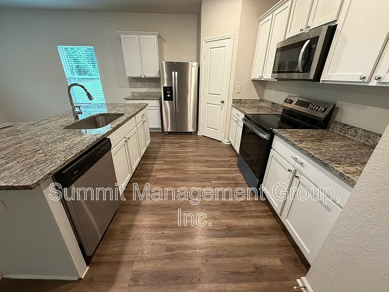 219 Limestone Cir — Photo 8