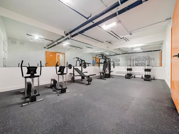 1312 Lincoln Place image 10 of 11