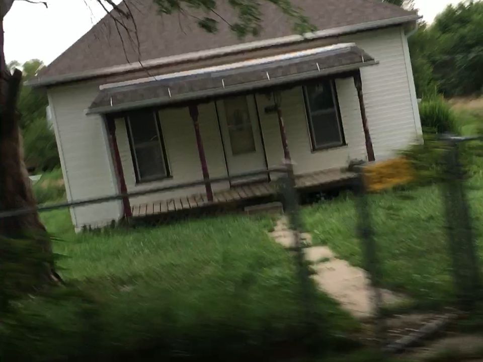 2nd image of 206 Nemaha St