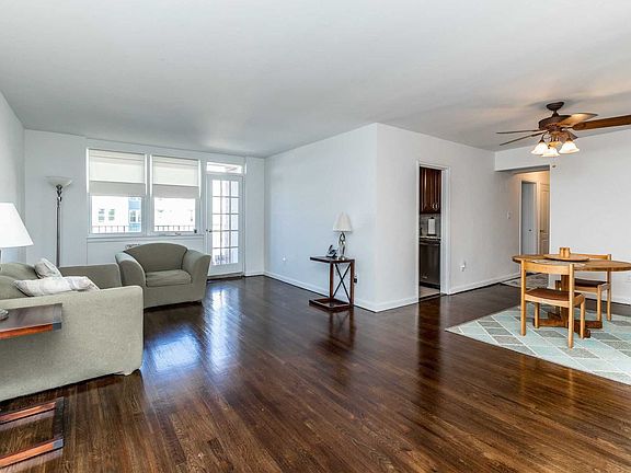3rd image of 210 E Broadway APT 4E