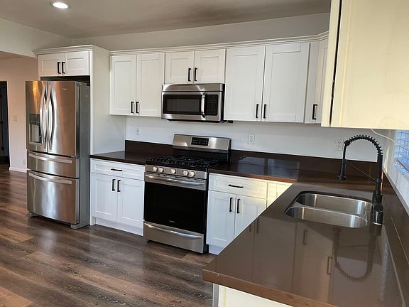 5th image of 3975 Dalton Ave