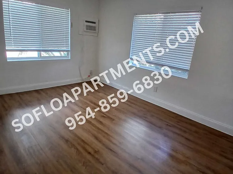 2034 Washington St — Photo 5