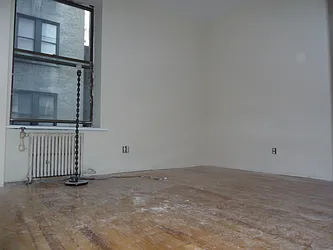 Rented by Robyn Lee, LREB