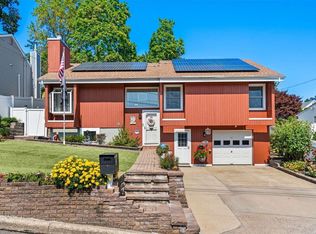 43 Eckert St, Huntington Station, NY 11746