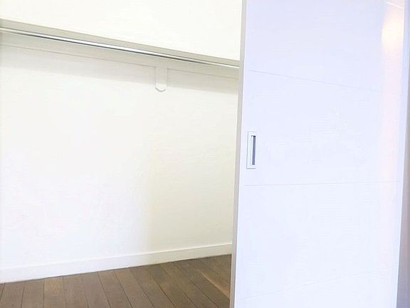 4th image of 812 Myrtle Ave #2E