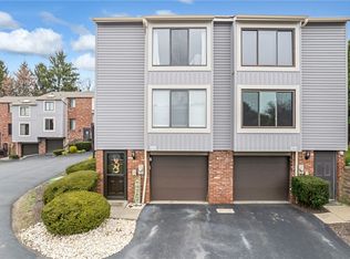 202 Serendipity Dr, Coraopolis, PA 15108