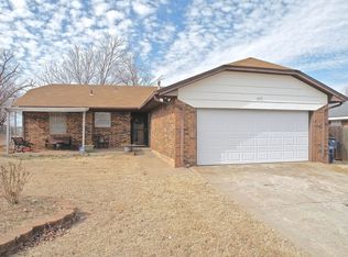 617 S Silver Dr, Mustang, OK 73064