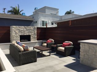 1060 9th St, Hermosa Beach, CA 90254