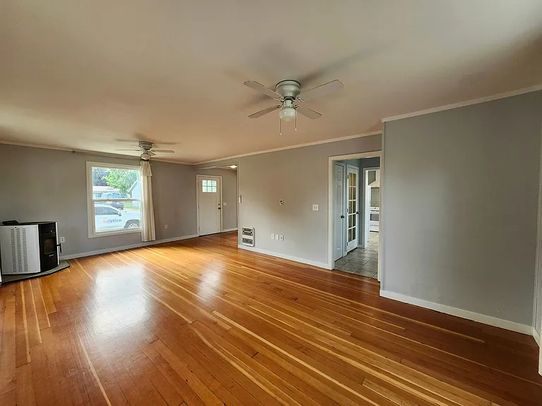 1014 Perkins Ave — Photo 7