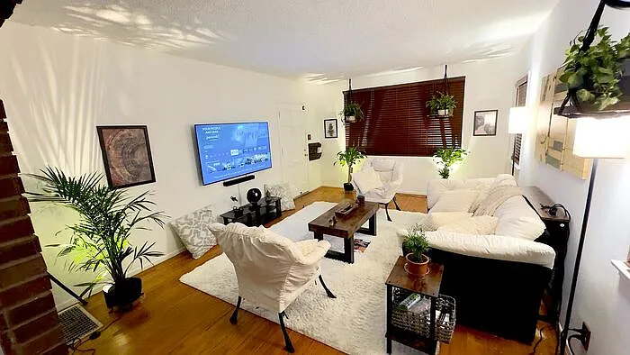 878 Warren Ave #3