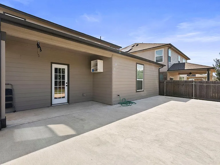544 Ayinger Ln — Photo 34