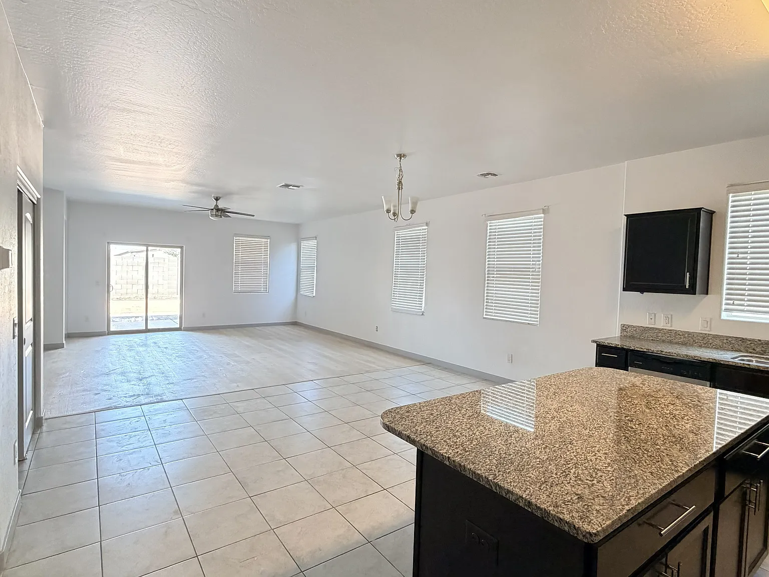 4 bed, 2232 sqft, $2,190 — Photo 3