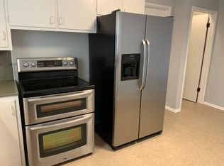 915 Claflin Rd, Manhattan, KS 66502